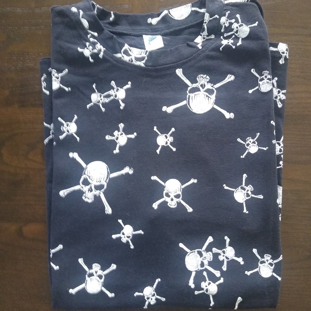 Skeleton T shirt, XL, Perfect for halloween.